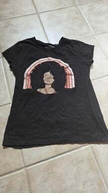 Wound Up Black Graphic T-Shirt XL (15-17) Rainbow Woman Face